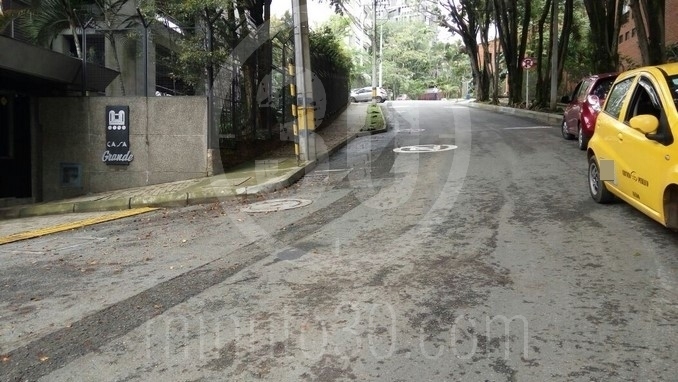 Conductor de bus baleado en El Poblado.