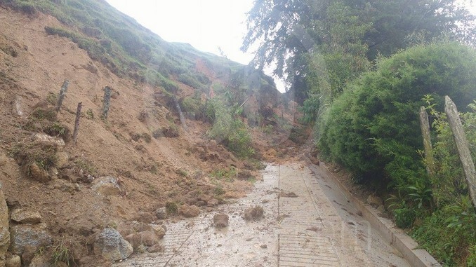 FOTOS: Concepción amaneció con varias vías afectadas por derrumbes