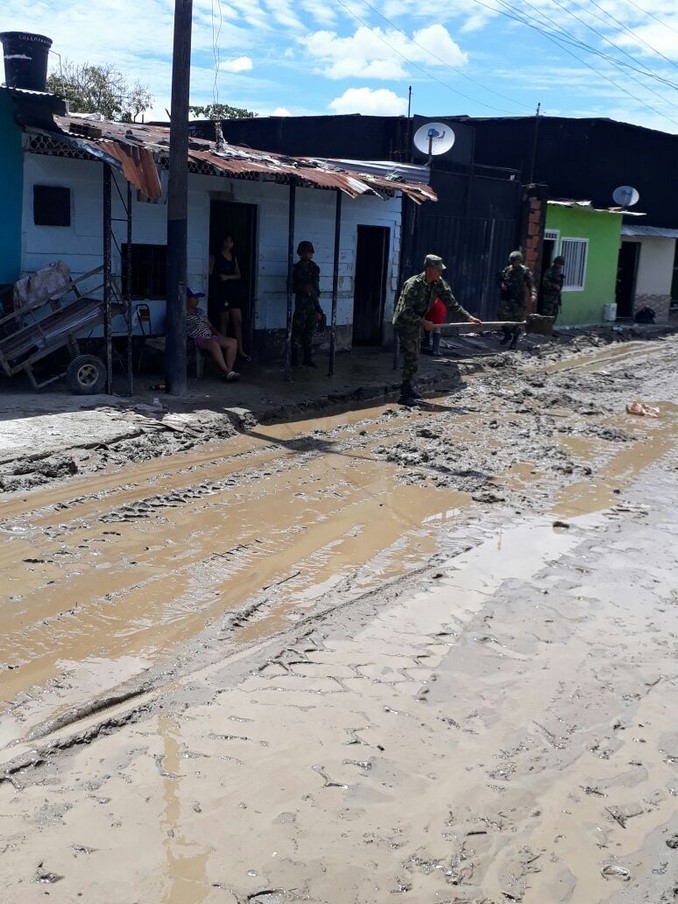 Ejército brindó apoyo humanitario a la comunidad de barrio afectado por el invierno en Villavicencio