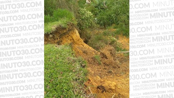 Deslizamientos en el barrio Barichara.