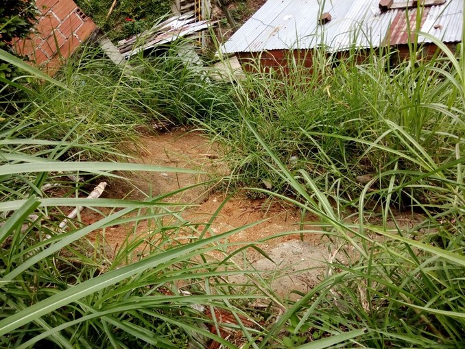 Deslizamientos afectaron a varias viviendas en la Comuna 13