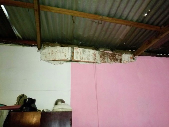 Deslizamientos afectaron a varias viviendas en la Comuna 13