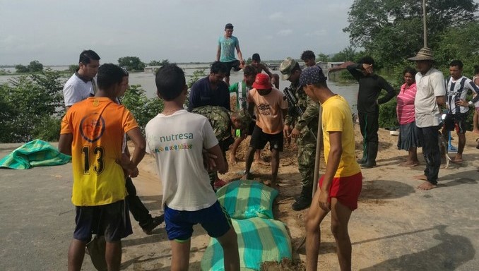 Ejército brindó ayuda a los damnificados del invierno en El Banco, Magdalena