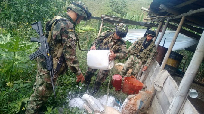 Ejército destruyó un laboratorio para procesar pasta base de coca en el Cauca