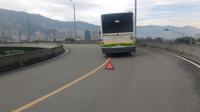 Evacuado bus del metroplús.