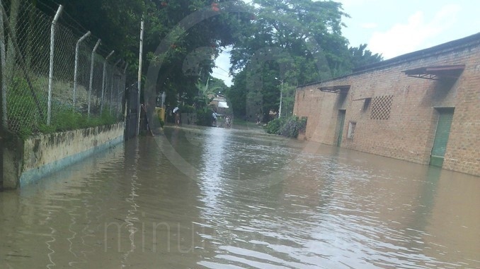 Inundaciones en Bolombolo.