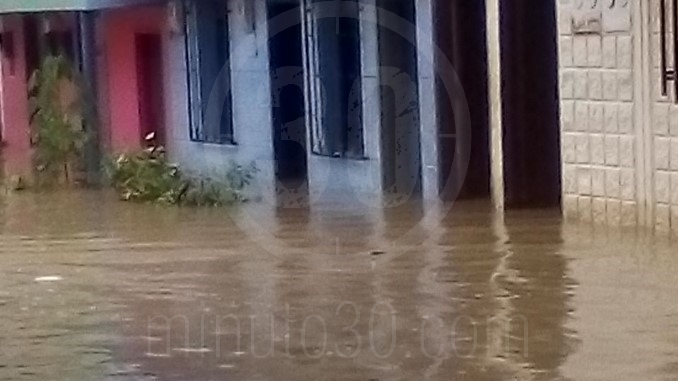 Inundaciones en Bolombolo.