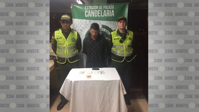 FOTOS: La Policía agarró a dos presuntos ladrones de celulares en el centro de Medellín 3 Ladrón capturado en el centro.