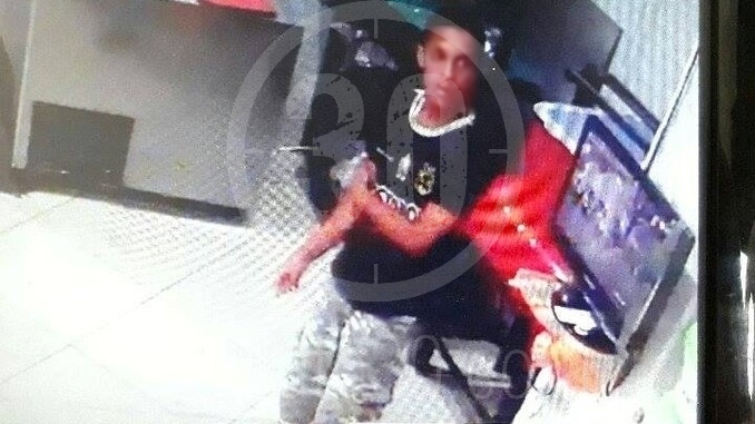 Ladrón en local de Boston.