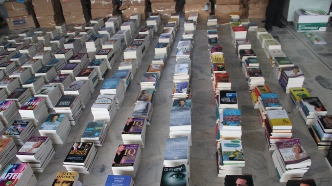 Libros incautados en Bogotá.