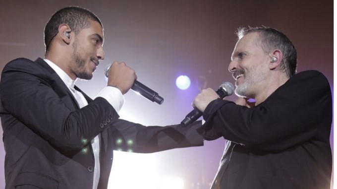 ¡Con un beso de ambos! Así terminó el concierto de Miguel Bosé y Manuel Medrano