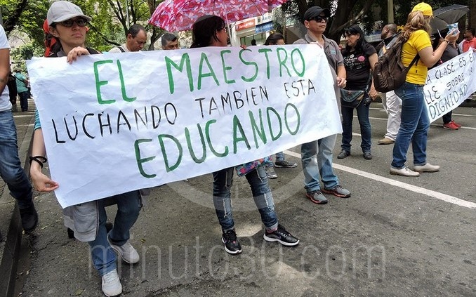 Marcha de maestros en Medellín.