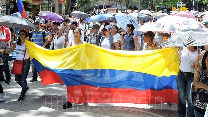 Marcha de maestros en Medellín.