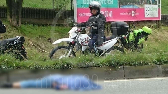 Motociclista muerto en la autopista Sur.