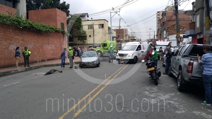 Muerta en accidente de moto.