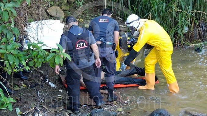 Por establecer quedaron las causas de la muerte de un hombre, cuyo cadáver fue encontrado en el cauce de la quebrada Santa Elena, en el oriente de Medellín.