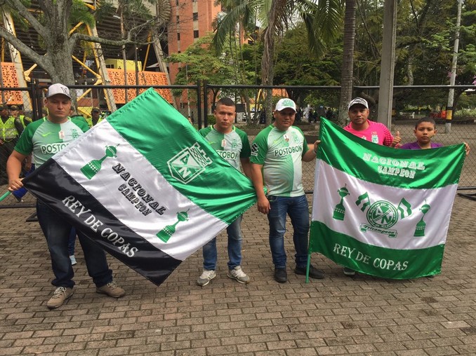 FOTOS: Los hinchas del Verde colman el Atanasio para la final ante Chapecoense 3 nacional hinchas 1