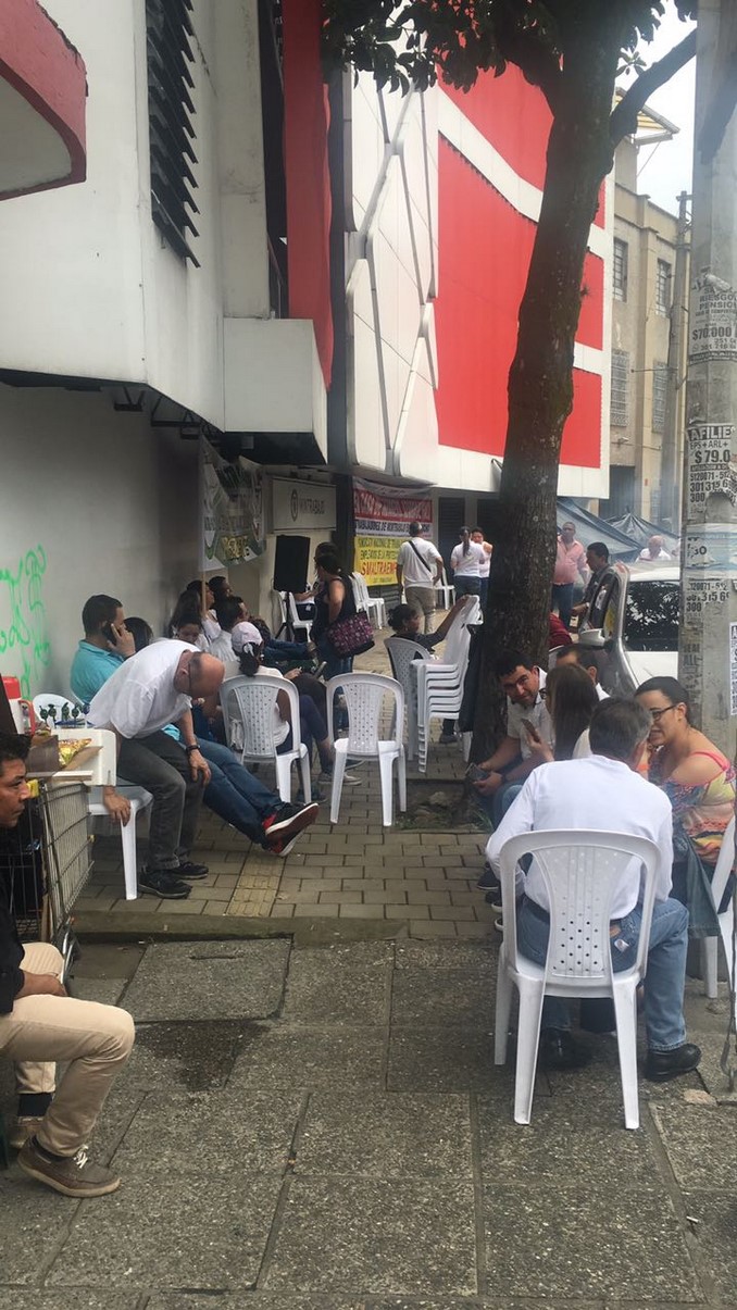 En Medellín los empleados del Ministerio de Trabajo también se unieron al cese de actividades.