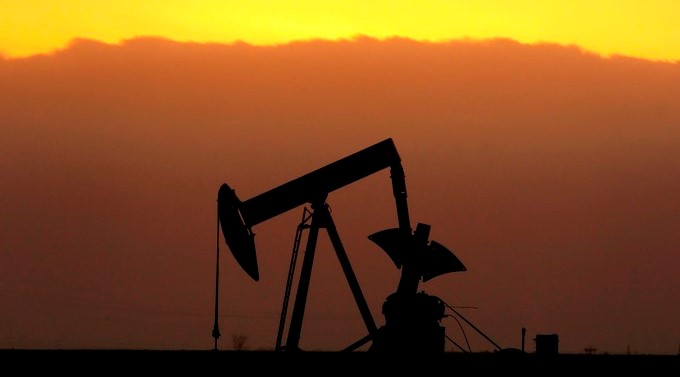 El petróleo de Texas abre con un descenso del 2,62 % hasta los 48,36 dólares
