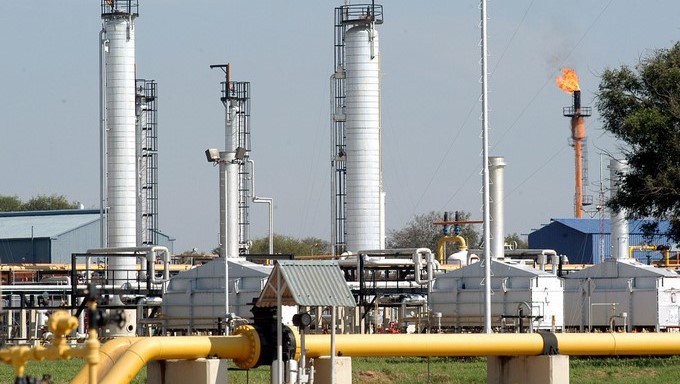 A las 09.05 hora local (13.05 GMT) el petróleo de Texas cotizaba a 50,53 dólares el barril en la Bolsa Mercantil de Nueva York (Nymex). EFE/archivo