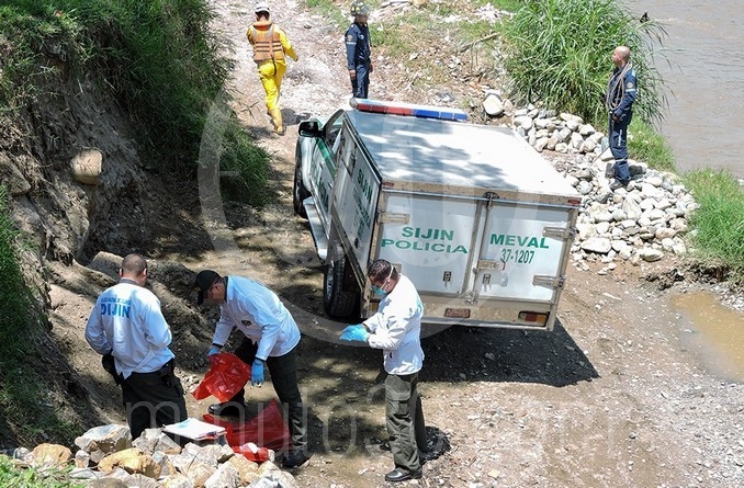 Pierna encontrada en el río Medellín.