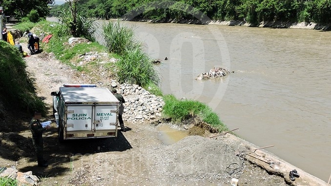 Pierna encontrada en el río Medellín.