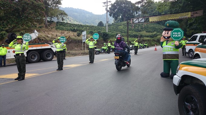 Policía entrega reporte del plan retorno del puente festivo