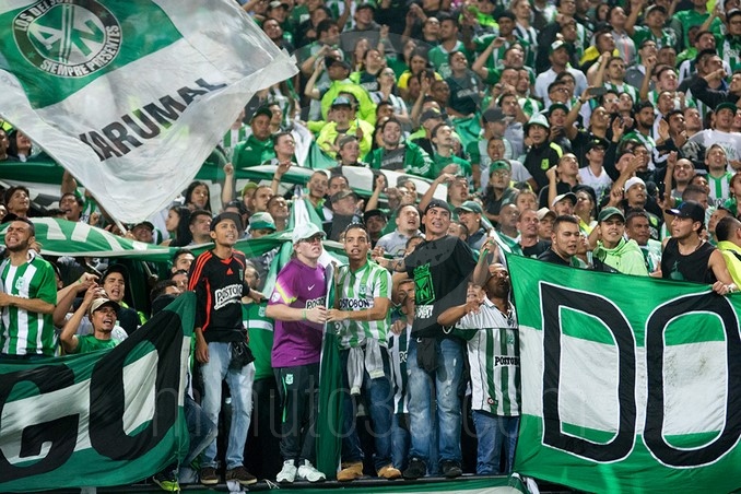 FOTOS: La fiesta en las tribunas de la hinchada Verdolaga 10 recopa nacional chapecoense 21