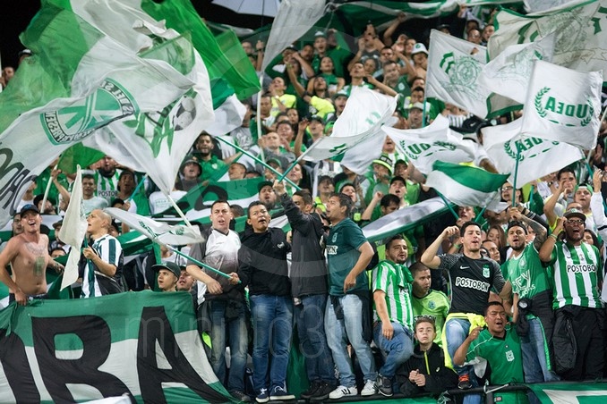 FOTOS: La fiesta en las tribunas de la hinchada Verdolaga 12 recopa nacional chapecoense 23