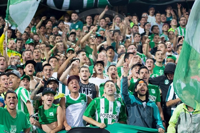 FOTOS: La fiesta en las tribunas de la hinchada Verdolaga 14 recopa nacional chapecoense 27