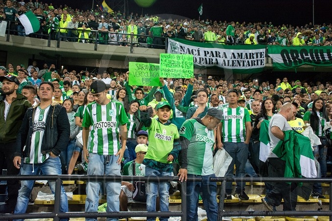 FOTOS: La fiesta en las tribunas de la hinchada Verdolaga 8 recopa nacional chapecoense 9