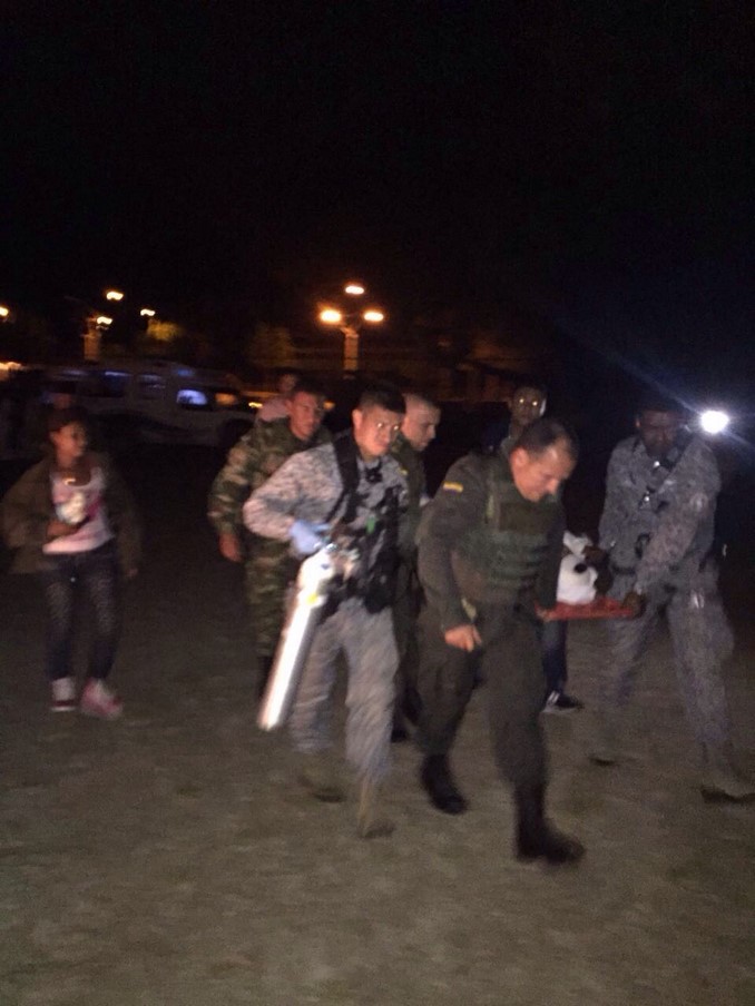 Trasladan a policía y a un civil que resultaron heridos por un explosivo en Zaragoza