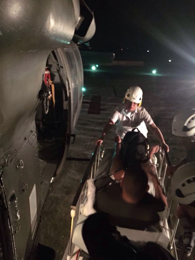 Trasladan a policía y a un civil que resultaron heridos por un explosivo en Zaragoza