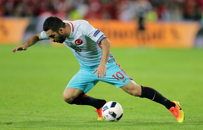 Arda Turan expulsado de la concentración turca por agredir a un periodista 2 Arda Turan 2