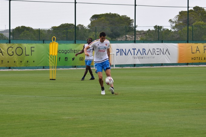 VÍDEO Y FOTOS. Selección Colombia completa el cuarto día de entrenamientos en España 9 Entrenamiento Selecci%C3%B3n Colombia 10