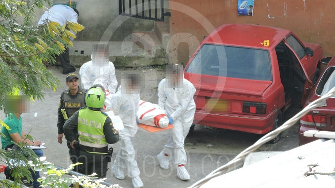 Hombre_Muerto_dentro_de_carro_Buenos_Aires_2