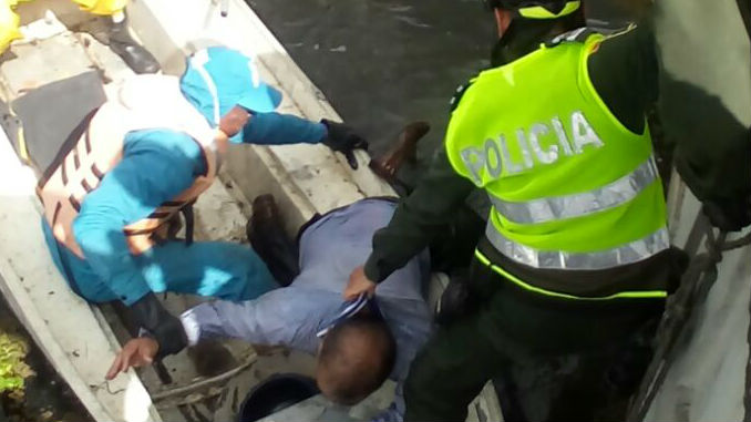 Hombre_cae_en_humedal_1