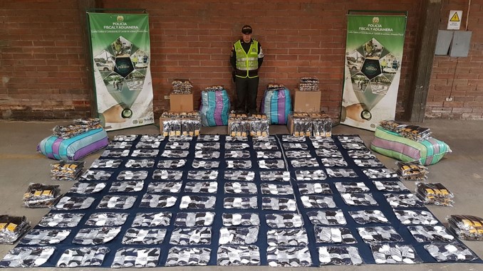 Más de 26 mil prendas de contrabando fueron incautadas en El Hueco 5 confecciones contrabando