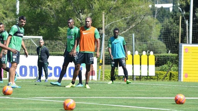 Sorpresiva presencia de Marlos Moreno en la práctica de Nacional 1 Marlos Moreno Copiar