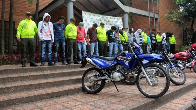Fotos y AUDIO: 14 presuntos integrantes de "La Banca", dedicados al hurto, fueron capturados 1 huto_de_Motocilcetas