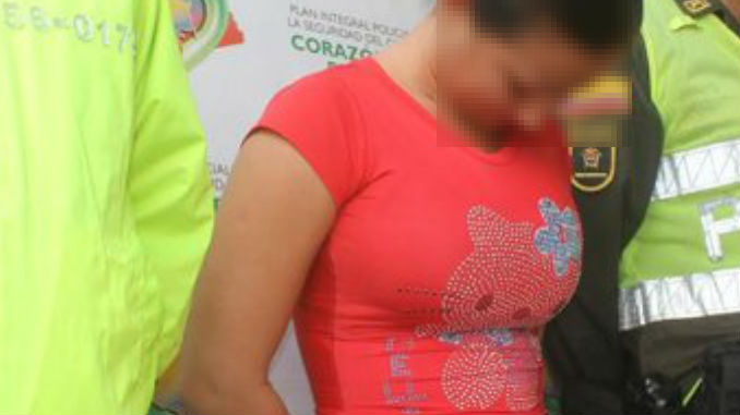 Capturada por andar en Robledo con un revólver calibre 38 1 Mujer_Capturada2