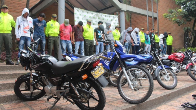 FOTOS: 14 capturados, partes y motos recuperadas resultados contra el hurto de las mismas en Medellín 2 Operacion_robo_de_motocicletas_3