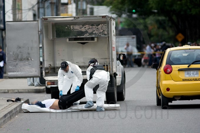 FOTOS: Presunto fletero fue dado de baja en la calle 30A 13 Presunto fletero muere 13