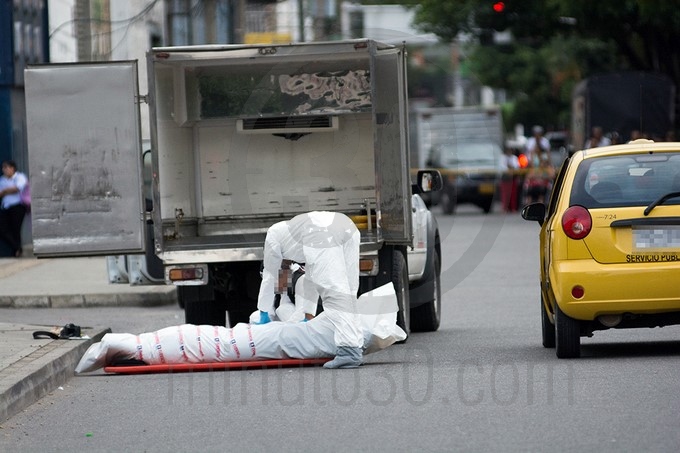 FOTOS: Presunto fletero fue dado de baja en la calle 30A 14 Presunto fletero muere 14