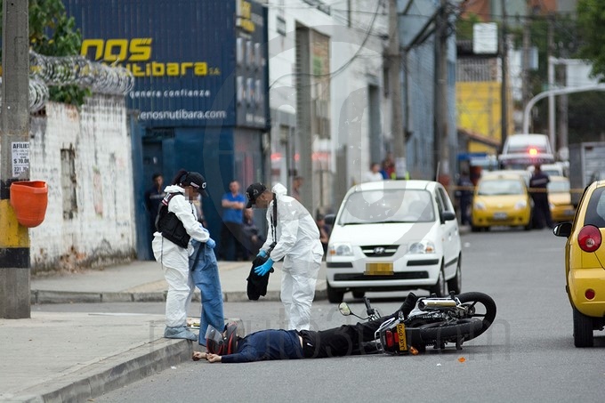 FOTOS: Presunto fletero fue dado de baja en la calle 30A 9 Presunto fletero muere 9