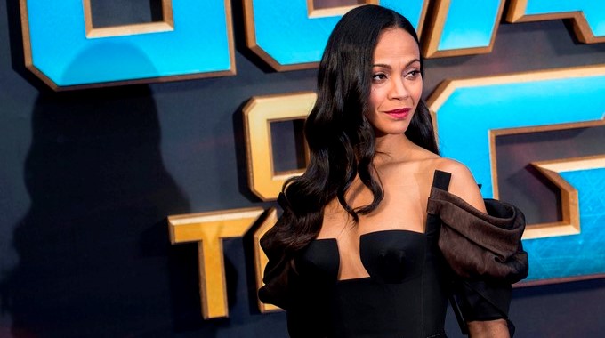 La actriz estadounidense Zoe Saldaña posa a su llegada a la gala de estreno de la película "Guardianes de la Galaxia Vol. 2" el 24 de abril de 2017, en Hammersmith, en Londres (Reino Unido). EFE/Archiv