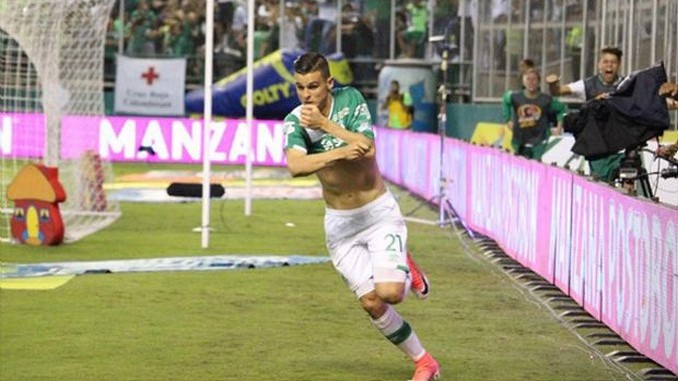 Esto le costó a Nicolás Benedetti quitarse la camiseta para celebrar el gol 1 benedetti