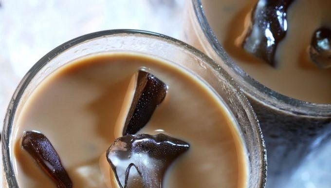 Café helado/ Tomada de Actitud Fem, para ilustrar la noticia