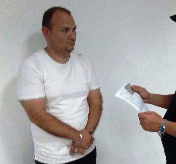 Los capturaron por presuntas irregularidades en el manejo de una propiedad en extinción de dominio