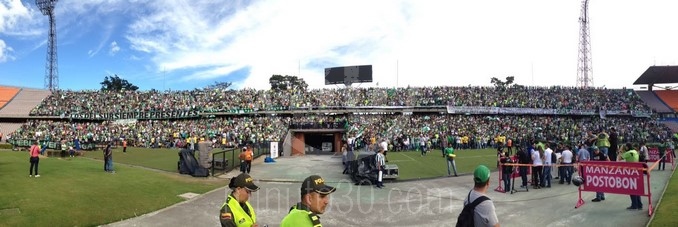 VIDEO Y FOTOS: La frase con la que Reinaldo Rueda hizo explotar la tribuna sur del Atanasio 7 despedida rueda 5